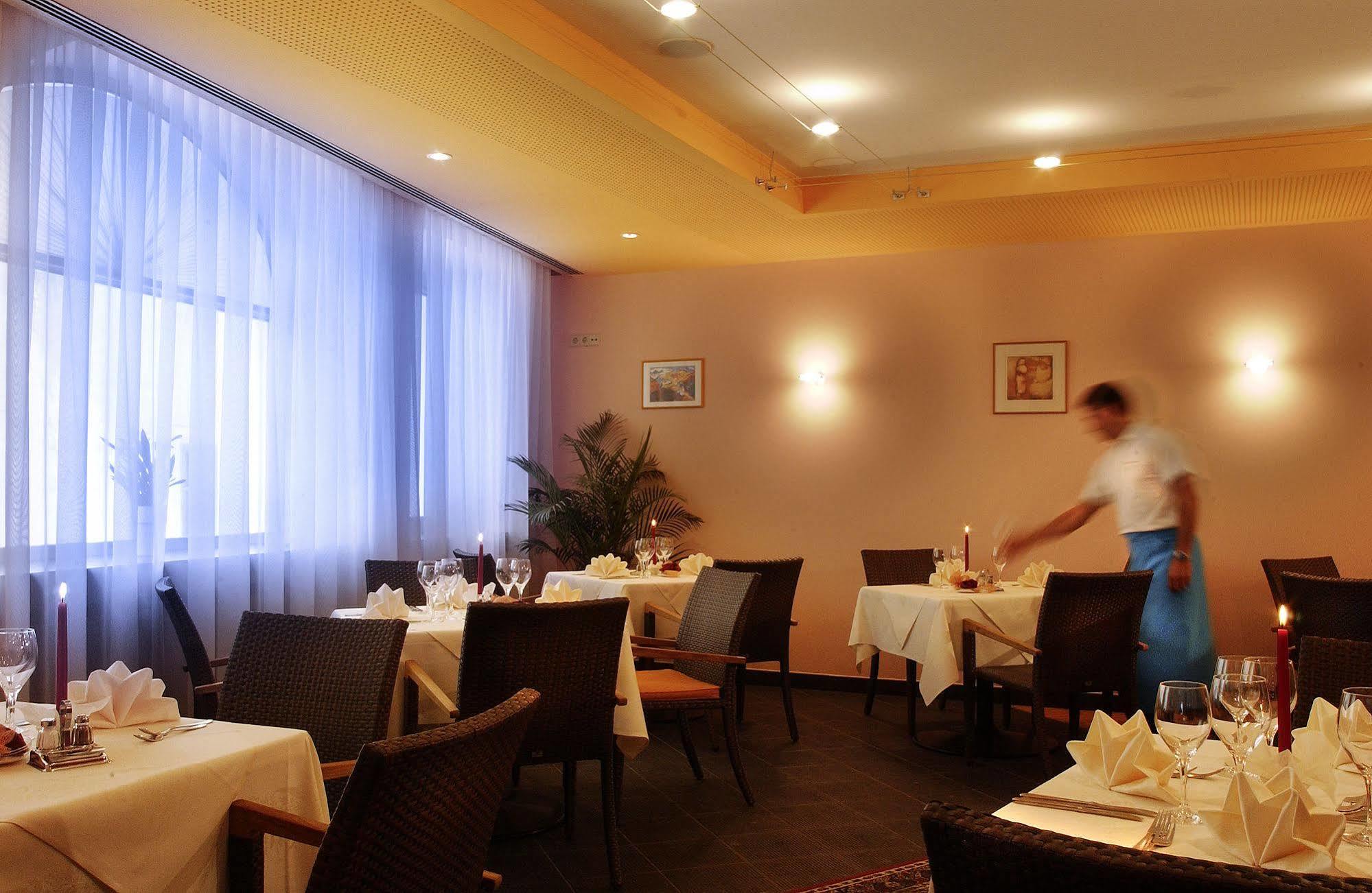 Hotel Krone - Eat, Drink, Stay Bresanona Exterior foto
