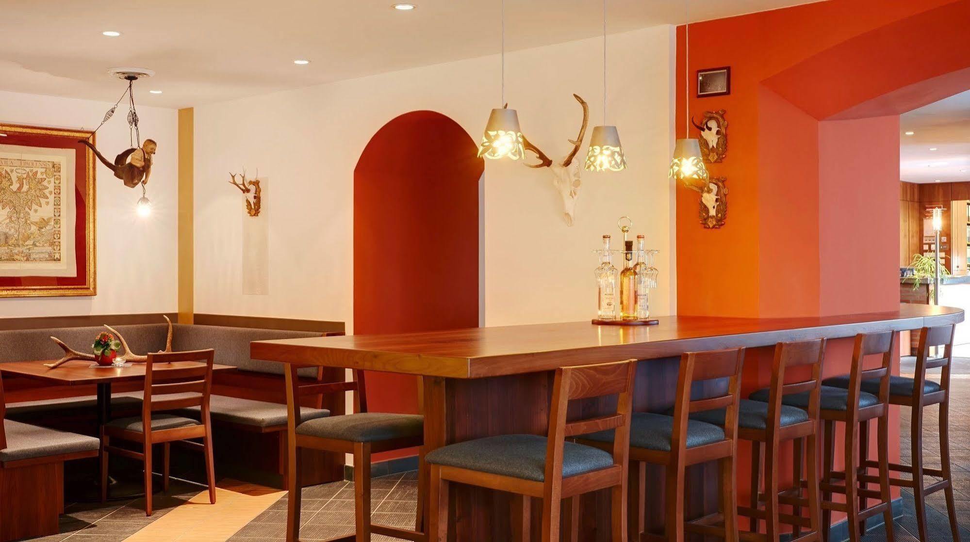 Hotel Krone - Eat, Drink, Stay Bresanona Exterior foto